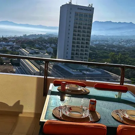 With Stunning Sea & Mountain Views Apartamento