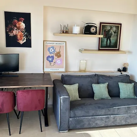 With Stunning Sea & Mountain Views Appartement *